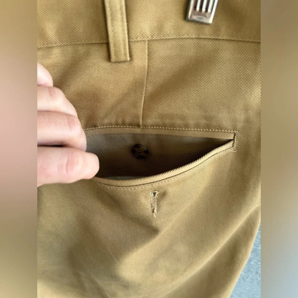 New With Tags!🌟 Men’s L.L. Bean Khaki Shorts - Size 36 - Picture 4 of 8